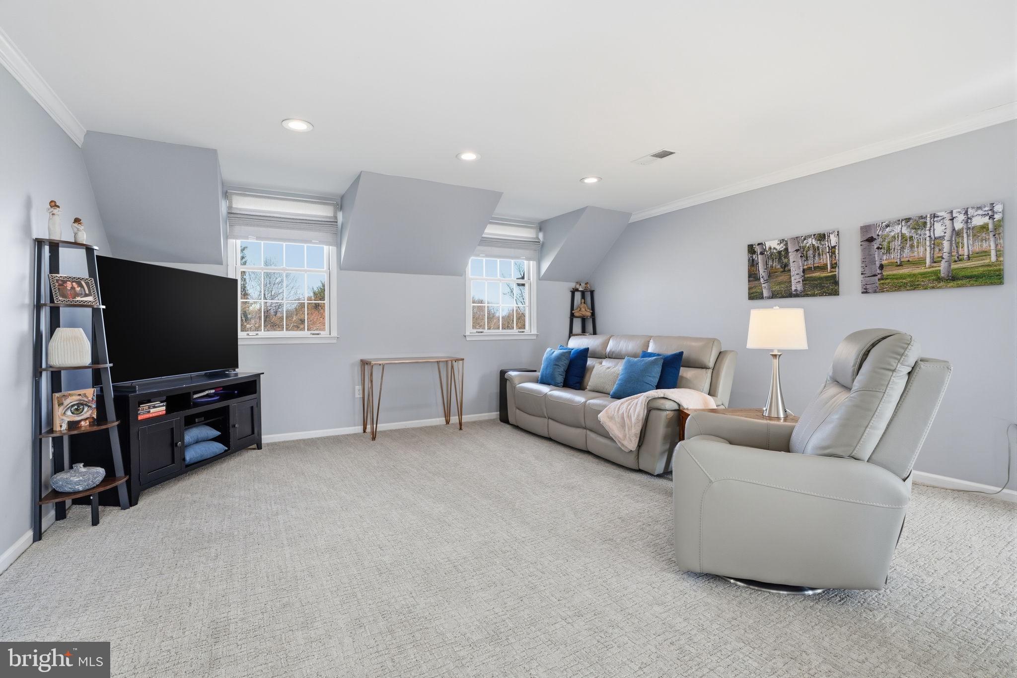 HUNTERS CROSSING - Residential