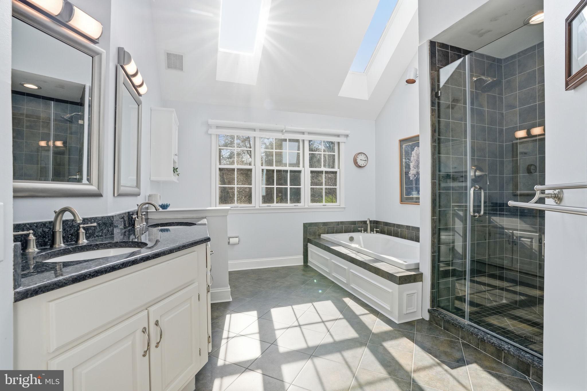 HUNTERS CROSSING - Residential