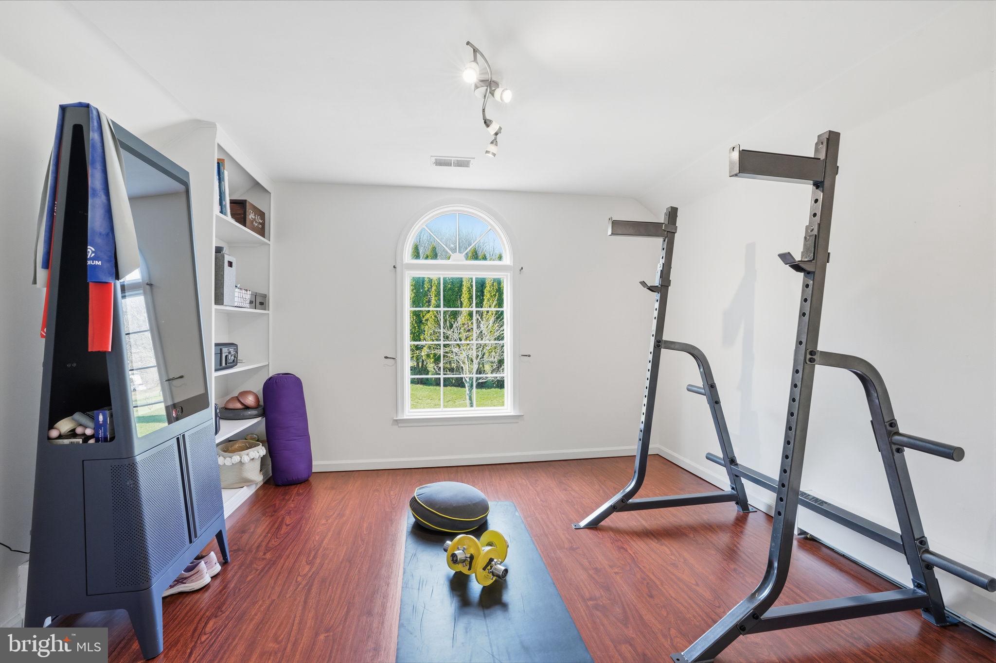 HUNTERS CROSSING - Residential