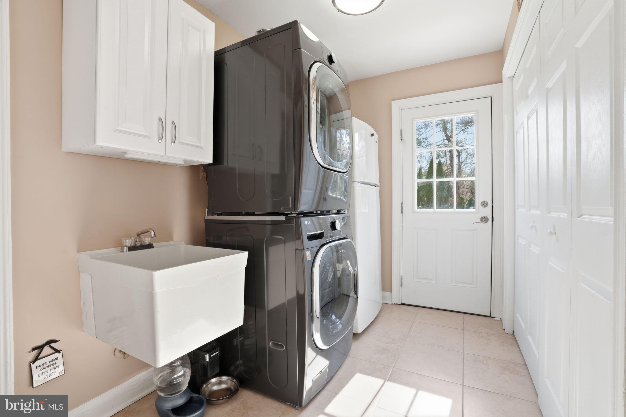 HUNTERS CROSSING - Residential