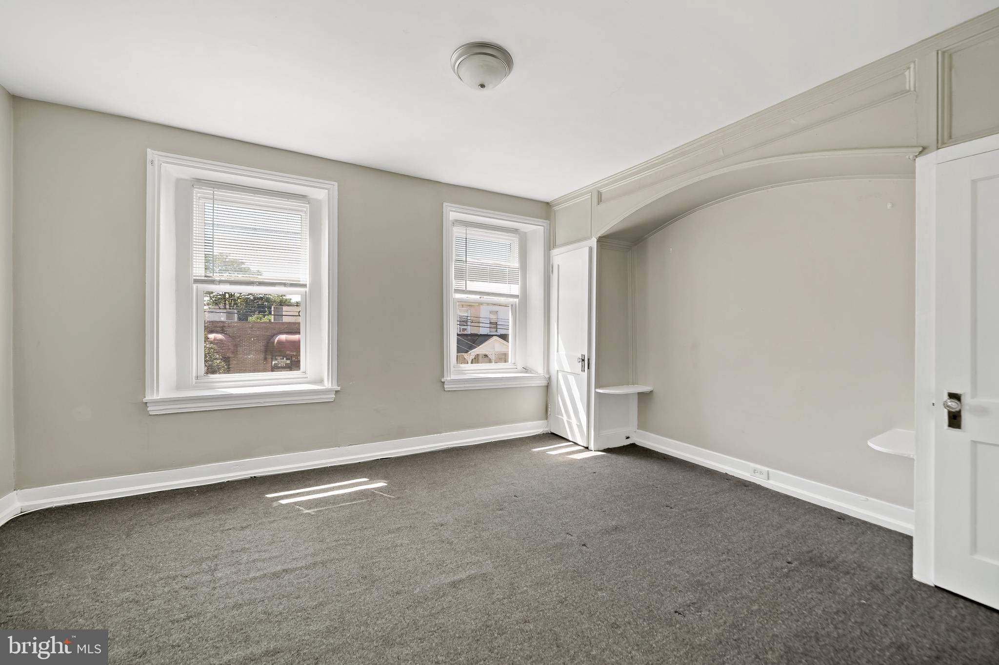 ROXBOROUGH - Residential