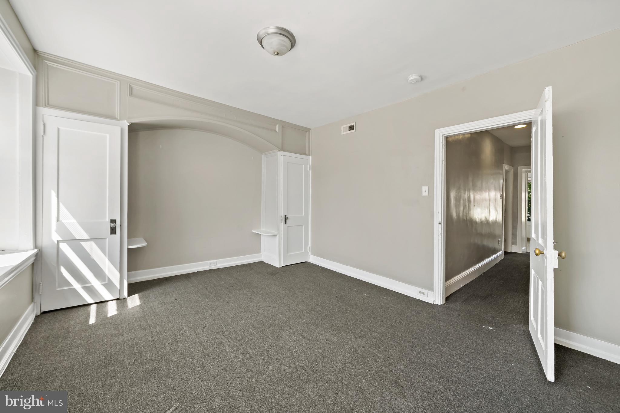 ROXBOROUGH - Residential