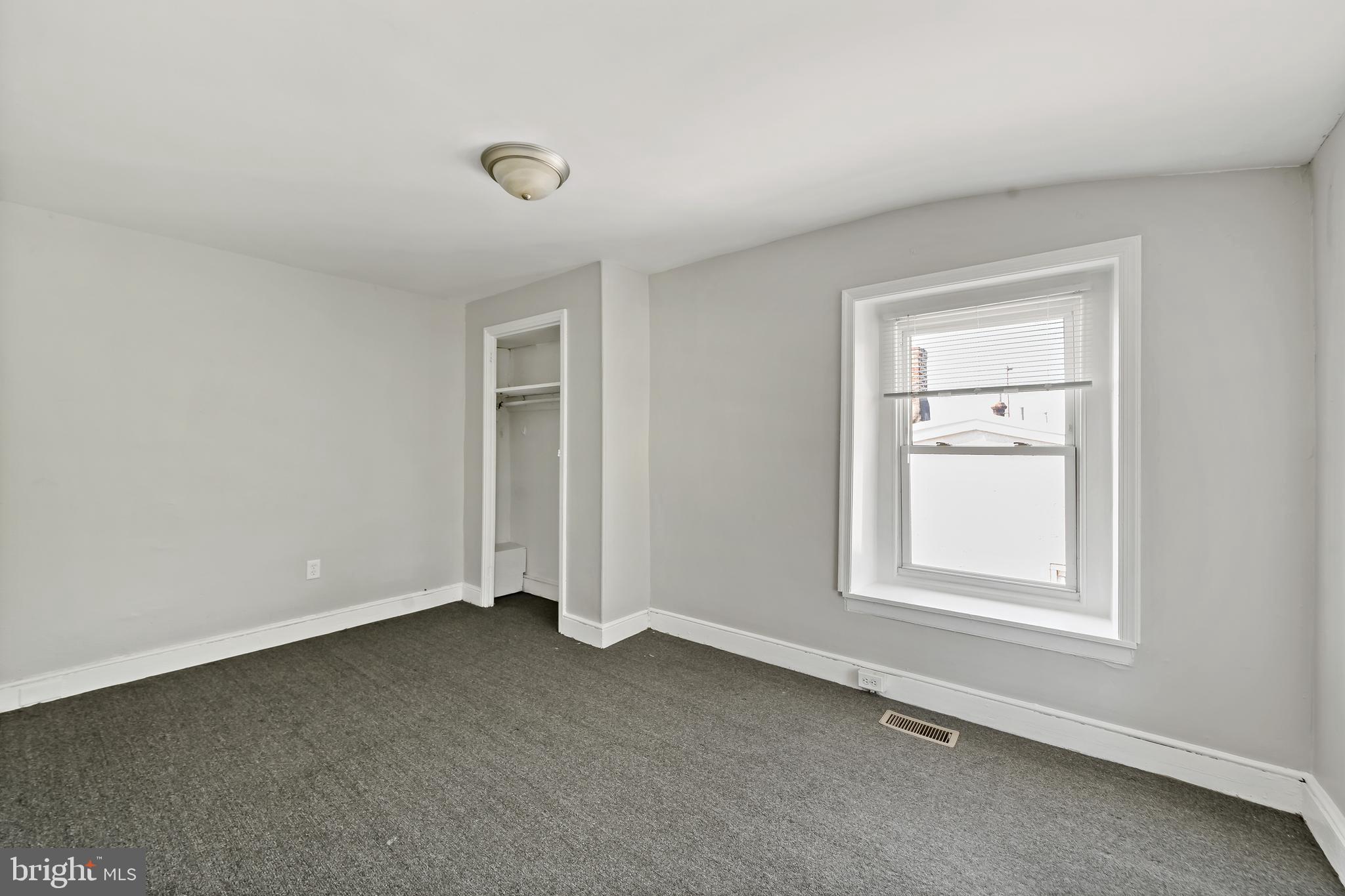 ROXBOROUGH - Residential