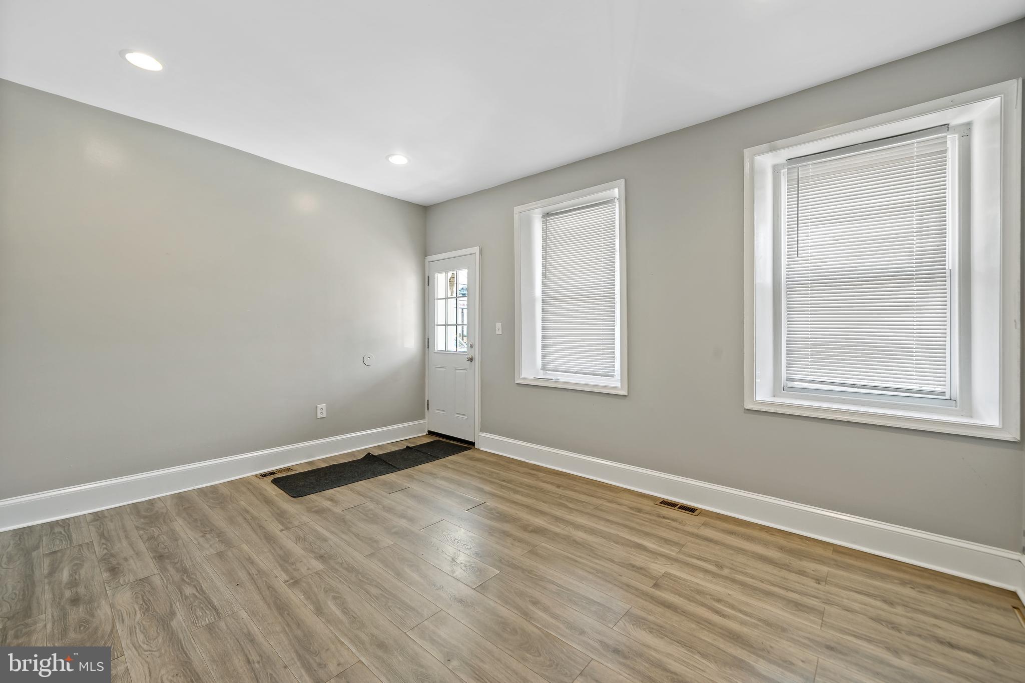 ROXBOROUGH - Residential