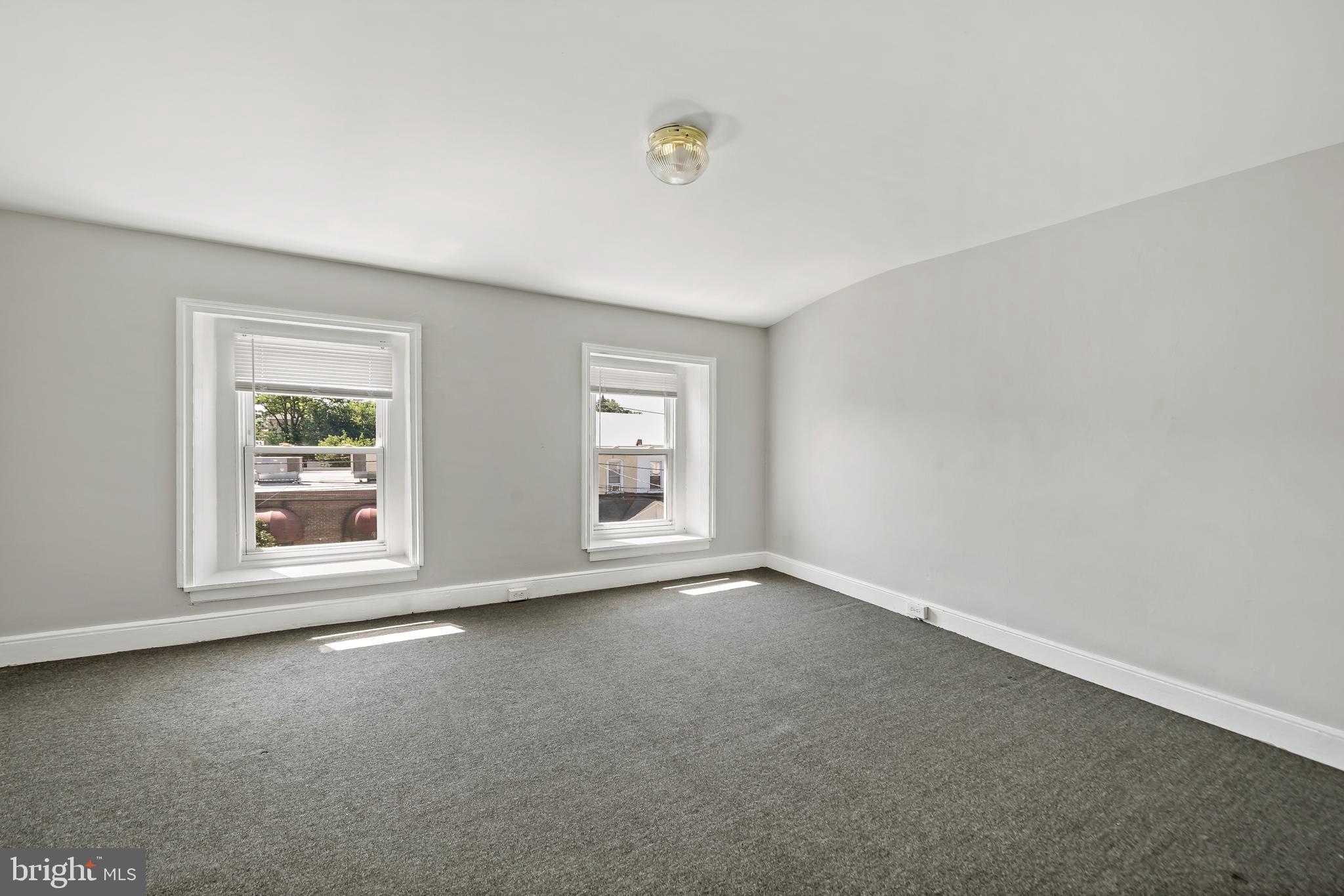 ROXBOROUGH - Residential