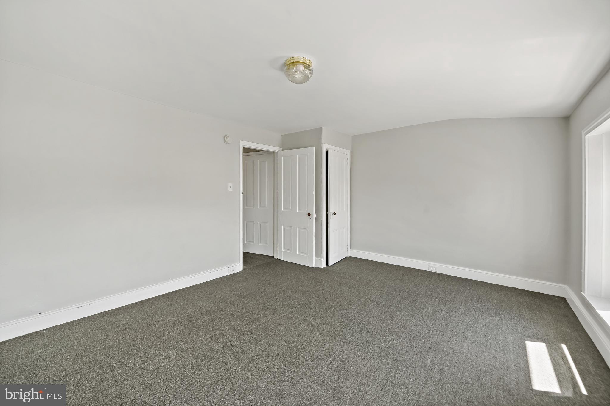 ROXBOROUGH - Residential