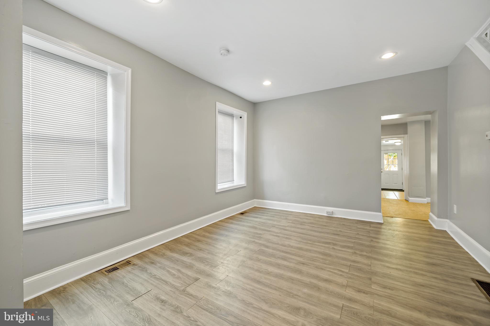 ROXBOROUGH - Residential