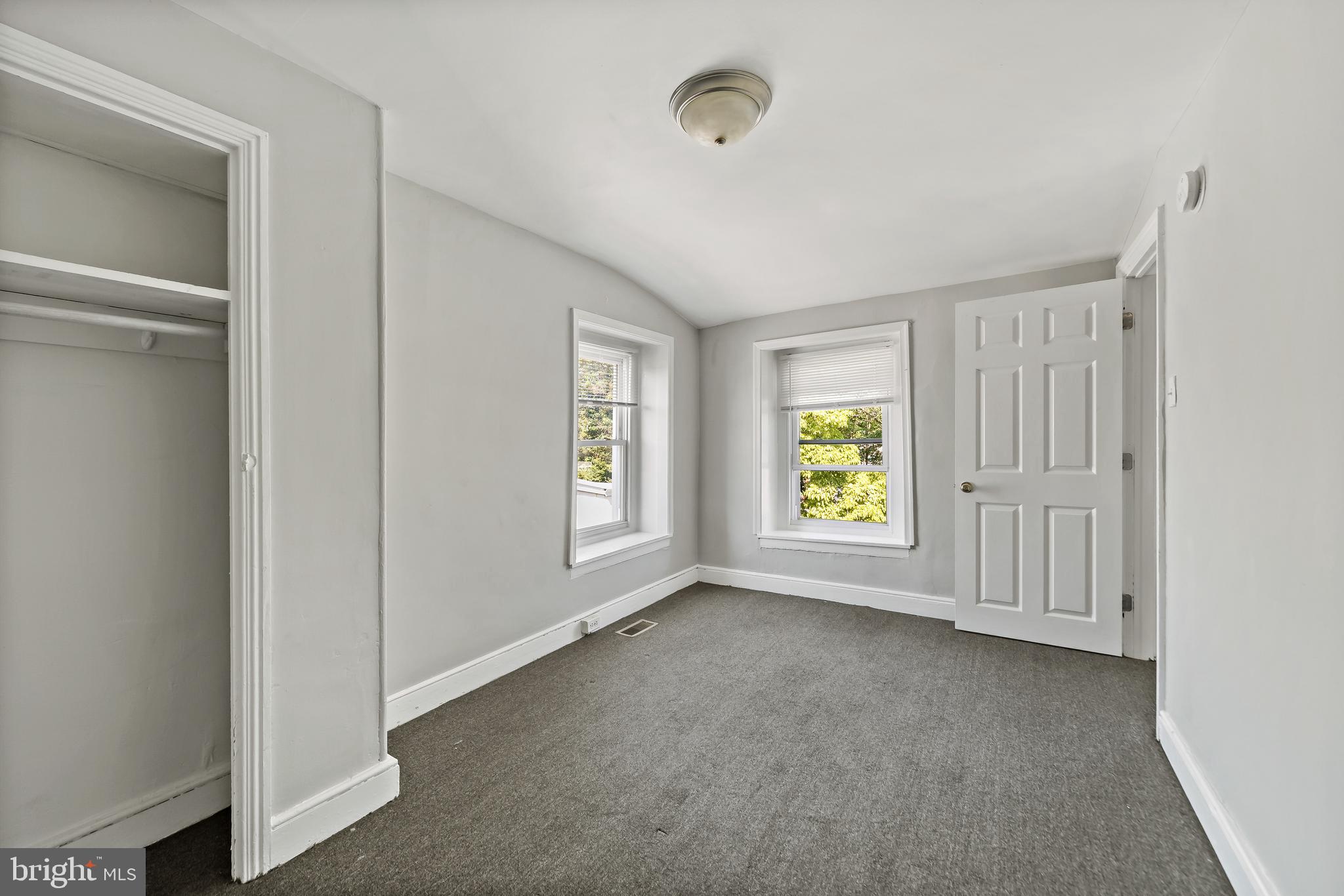 ROXBOROUGH - Residential