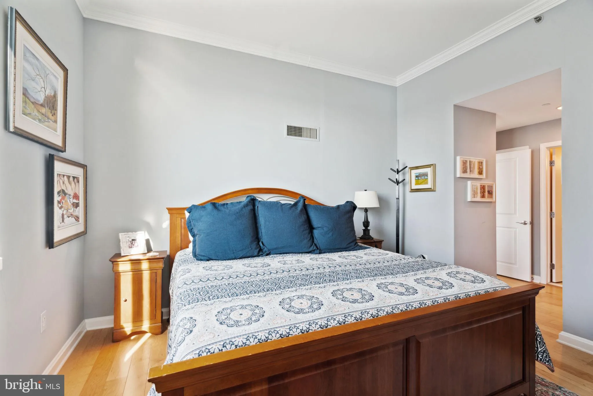 Philadelphia, Pennsylvania 19123, United States, 2 Bedrooms Bedrooms, ,3 BathroomsBathrooms,Residential,Active,82756