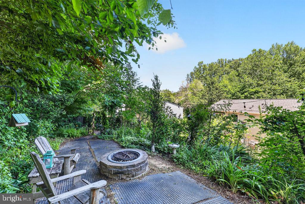 8471 GREAT LAKE LANE