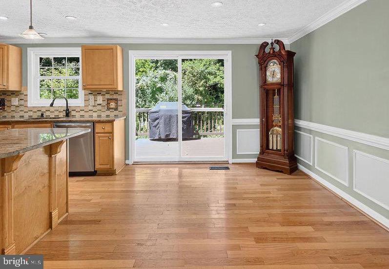 8471 GREAT LAKE LANE