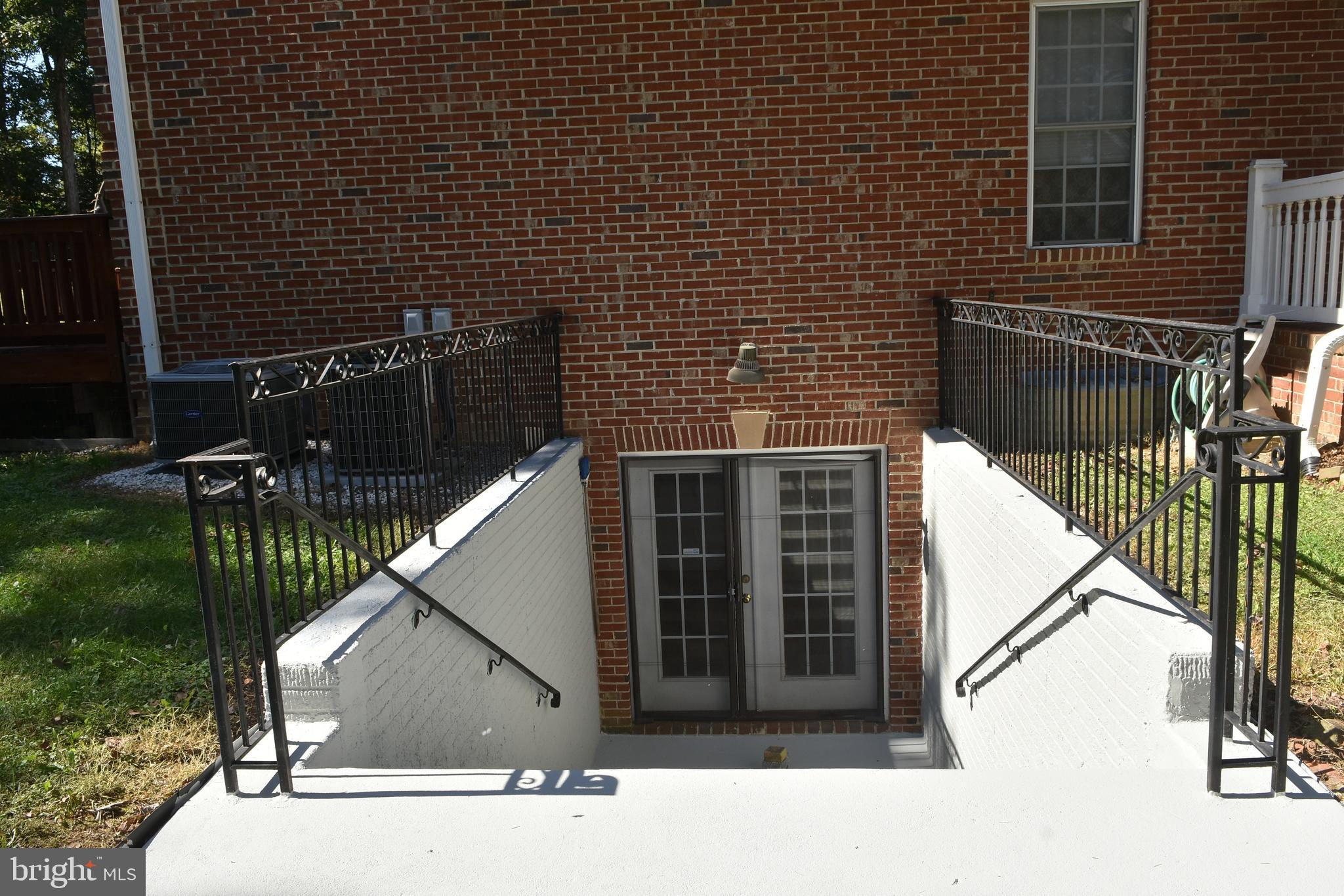 LEWIS PARK - Residential