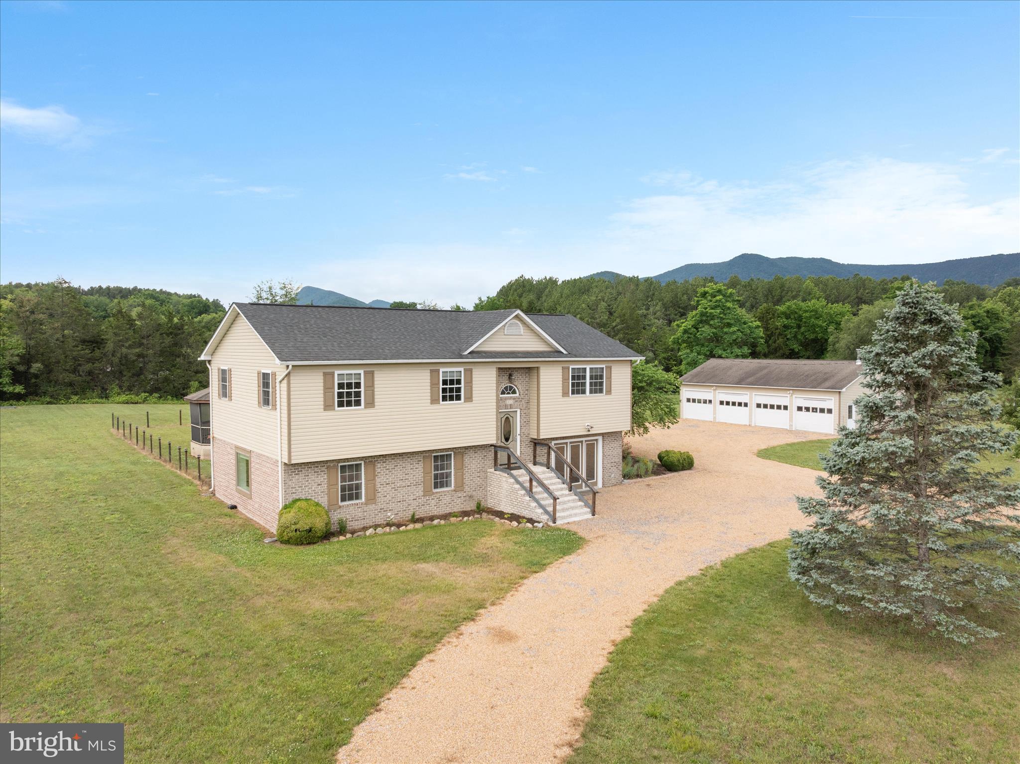 312 SOUTHERN DRIVE