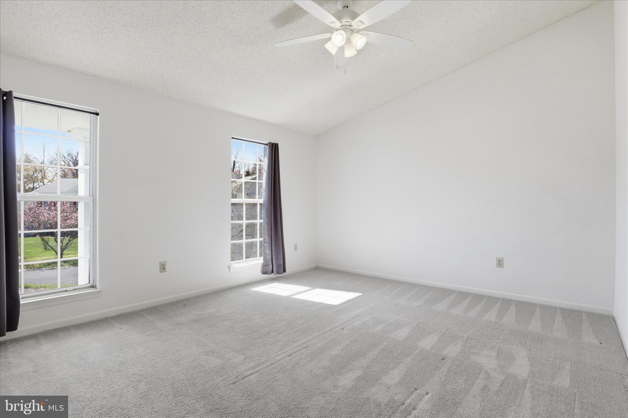 TWIN OAKS FARM - Residential