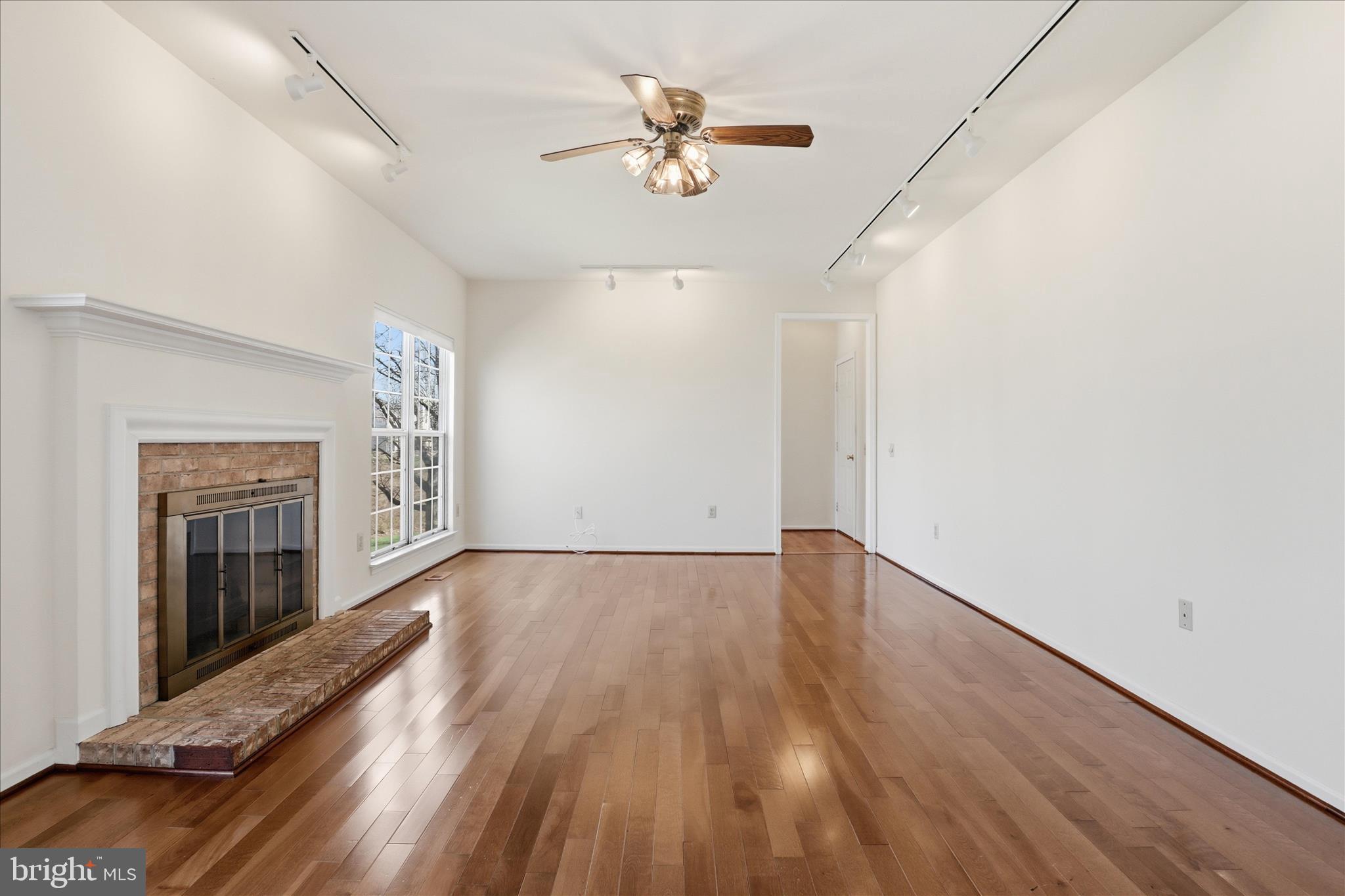 TWIN OAKS FARM - Residential