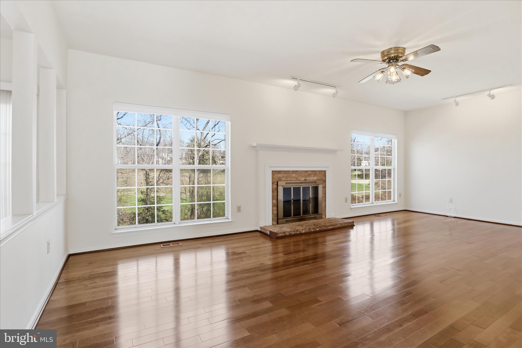 TWIN OAKS FARM - Residential