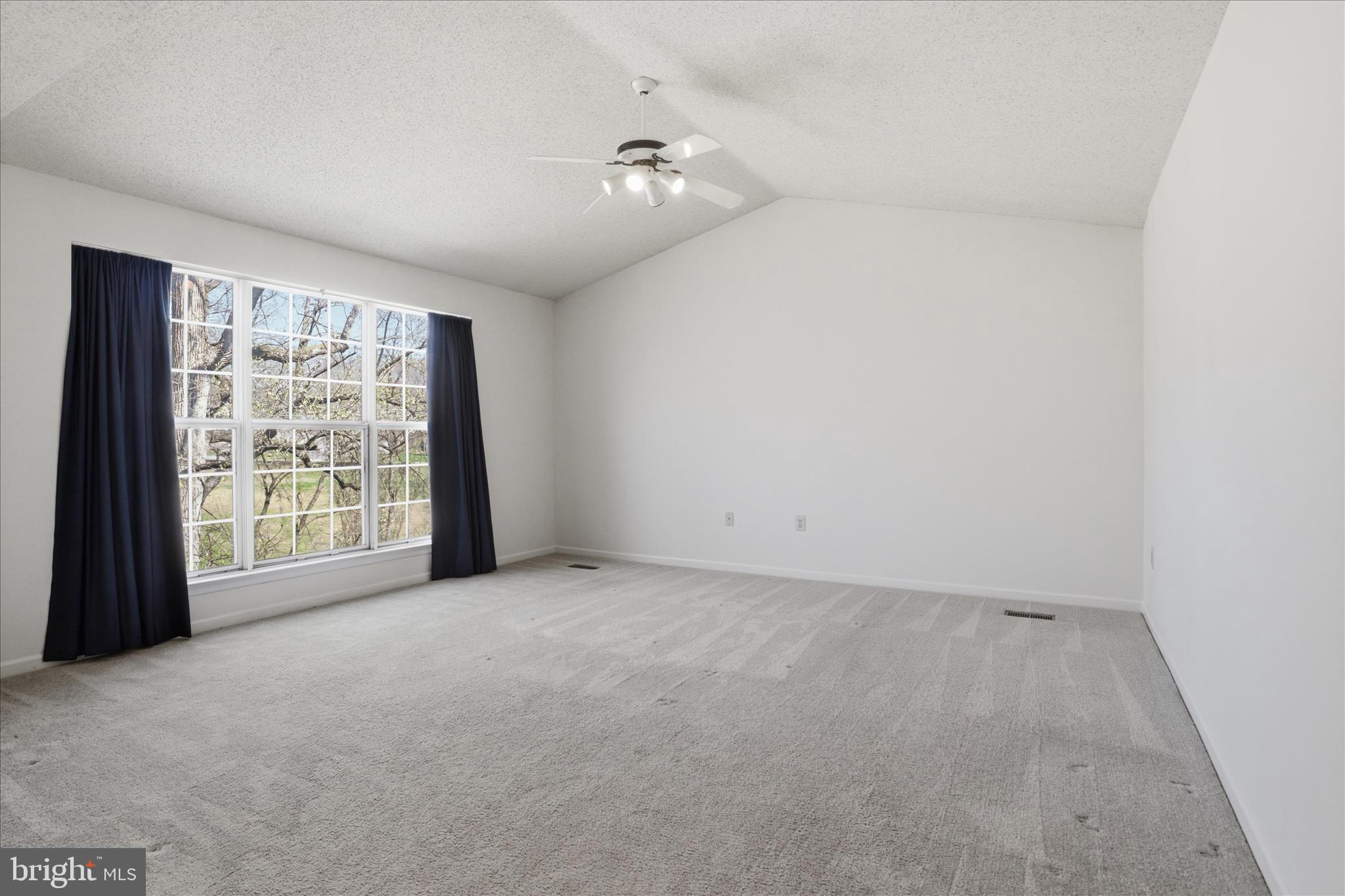 TWIN OAKS FARM - Residential