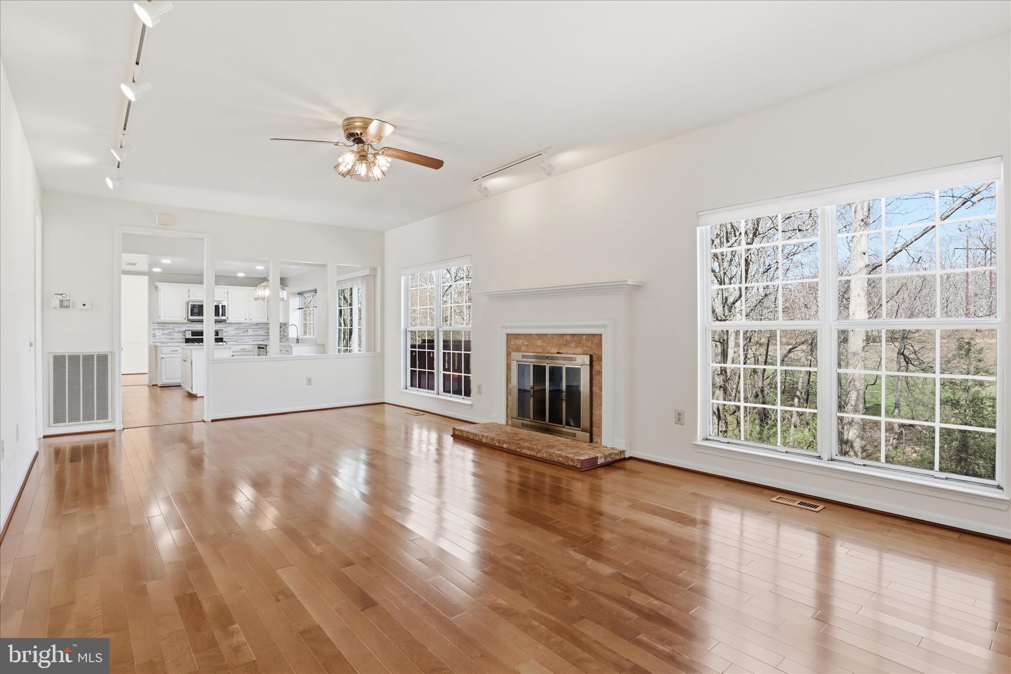 TWIN OAKS FARM - Residential