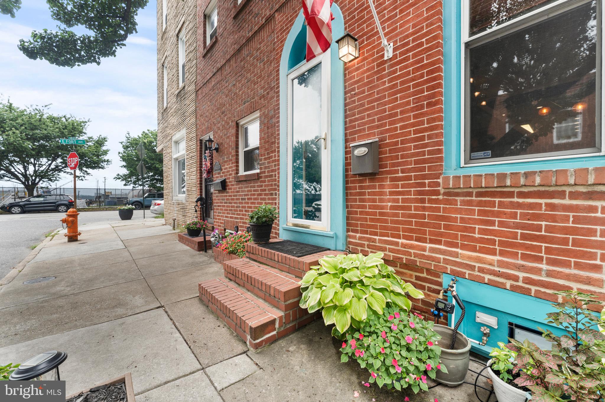 LOCUST POINT - Residential
