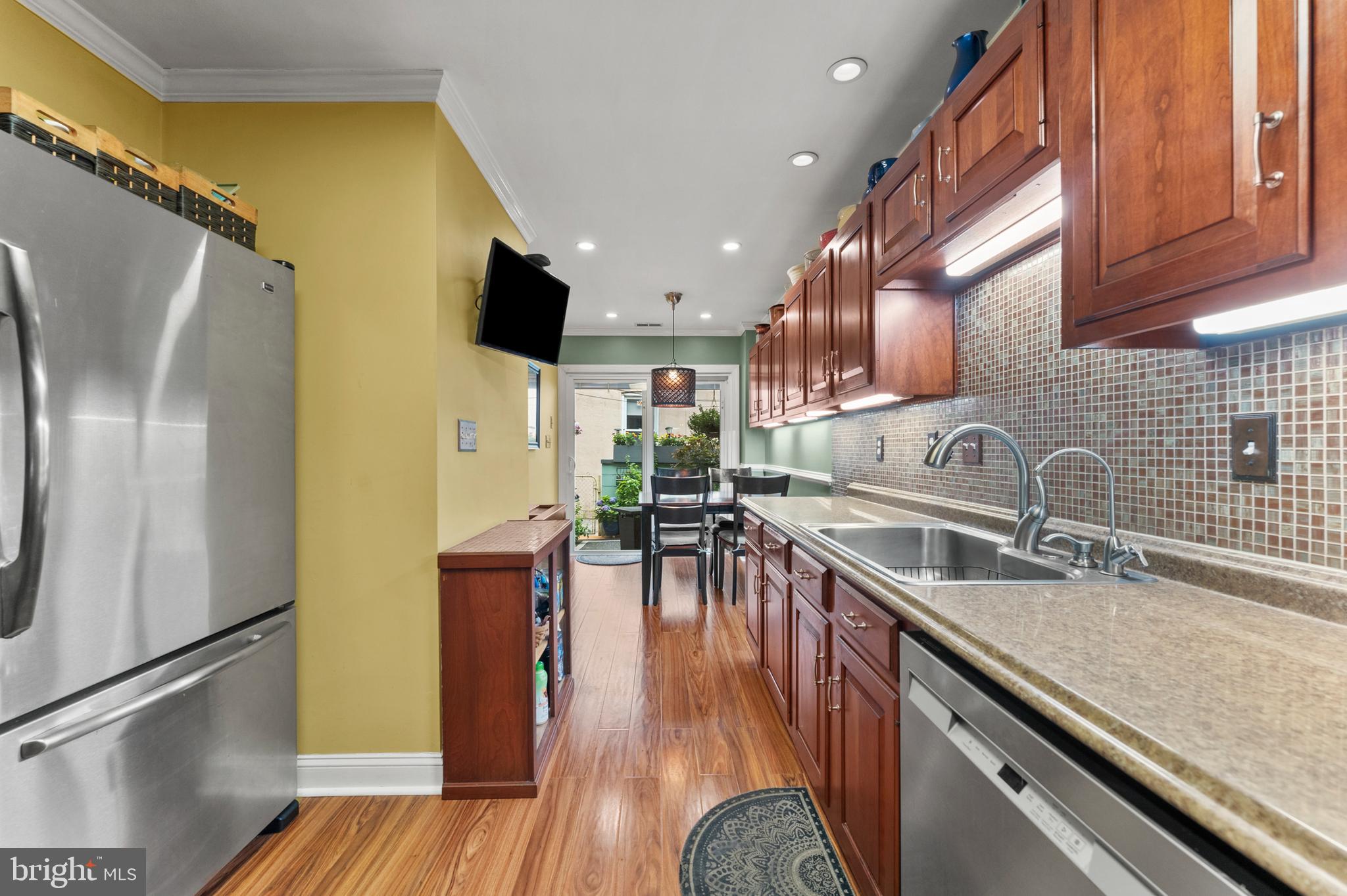 LOCUST POINT - Residential