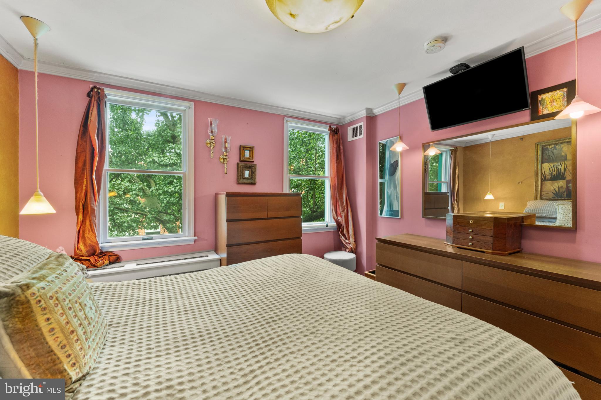 LOCUST POINT - Residential