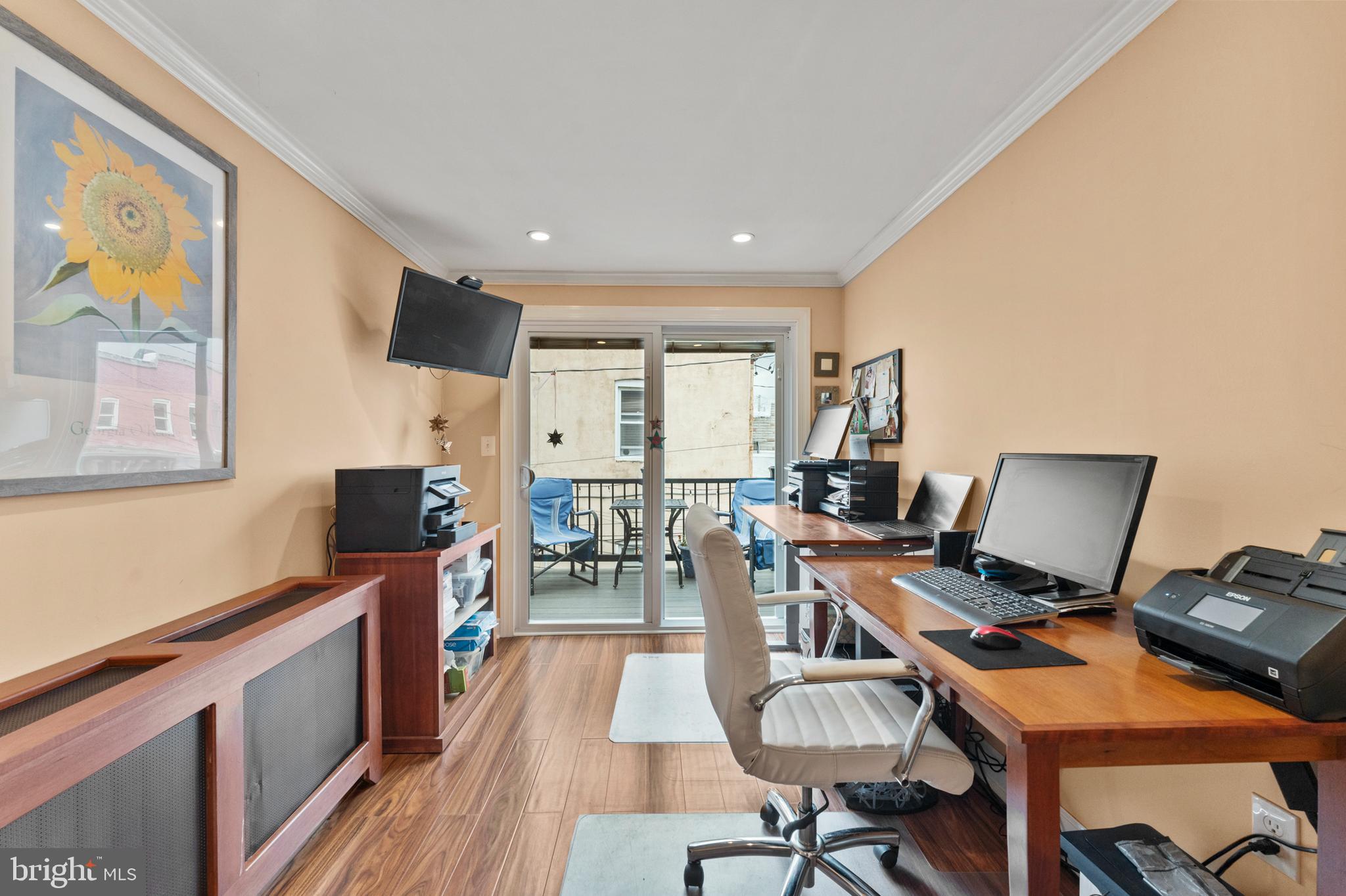 LOCUST POINT - Residential