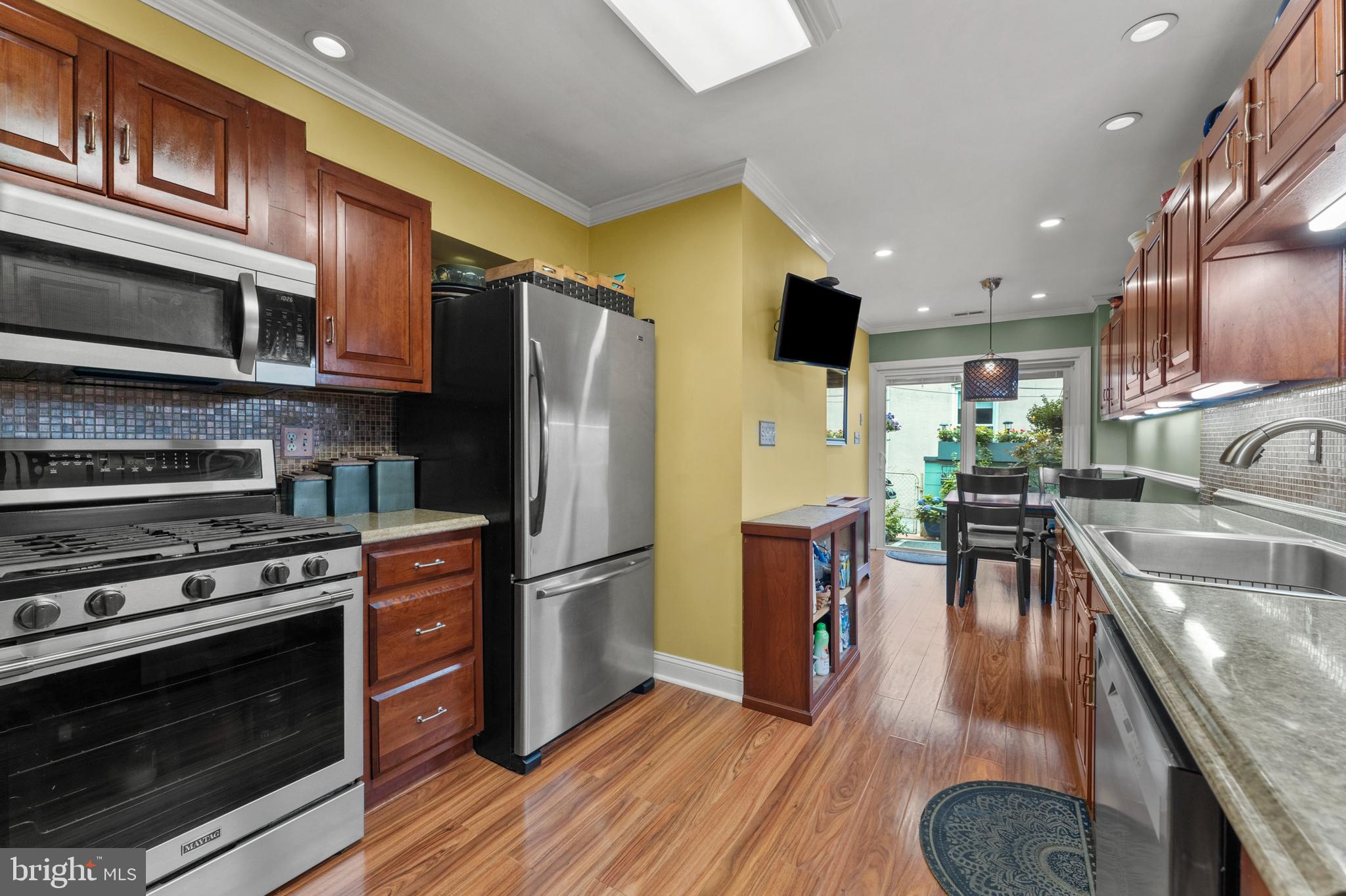 LOCUST POINT - Residential