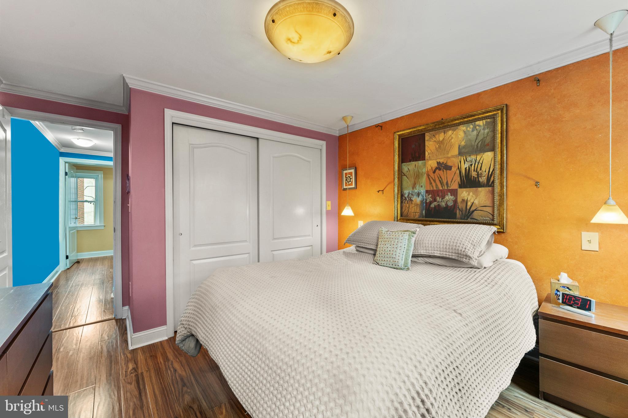 LOCUST POINT - Residential