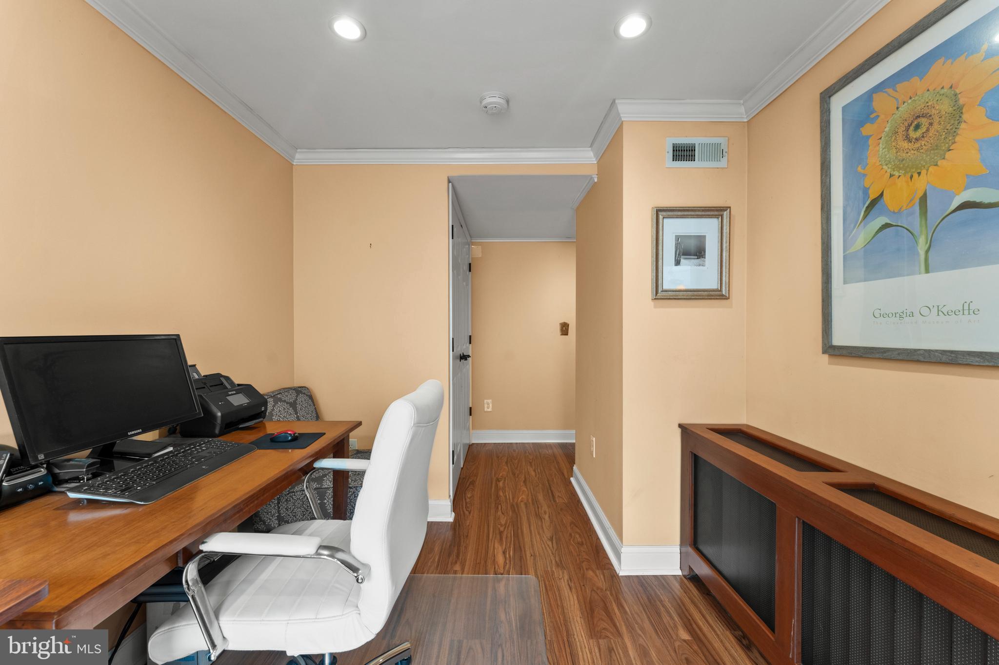 LOCUST POINT - Residential