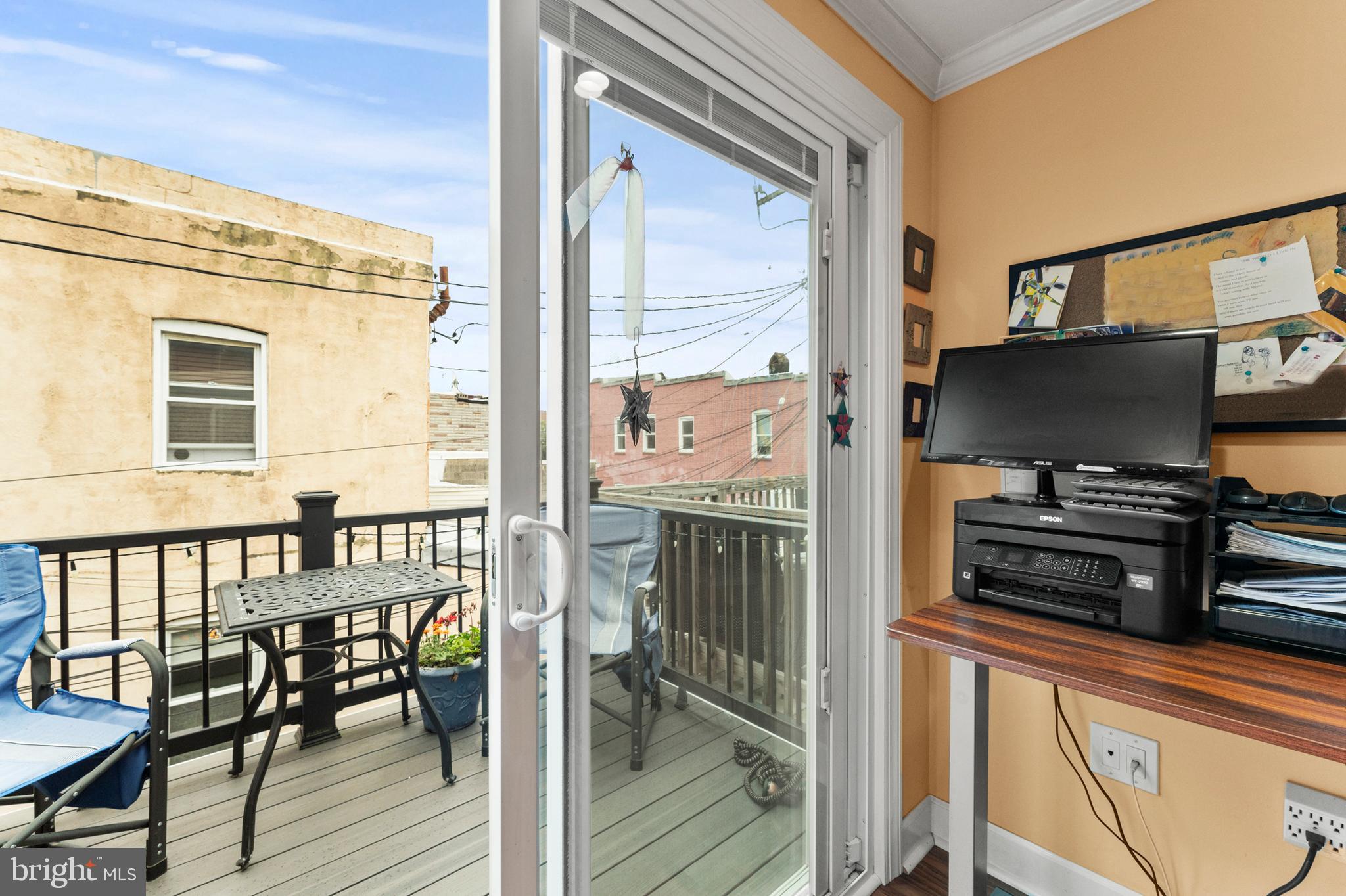 LOCUST POINT - Residential