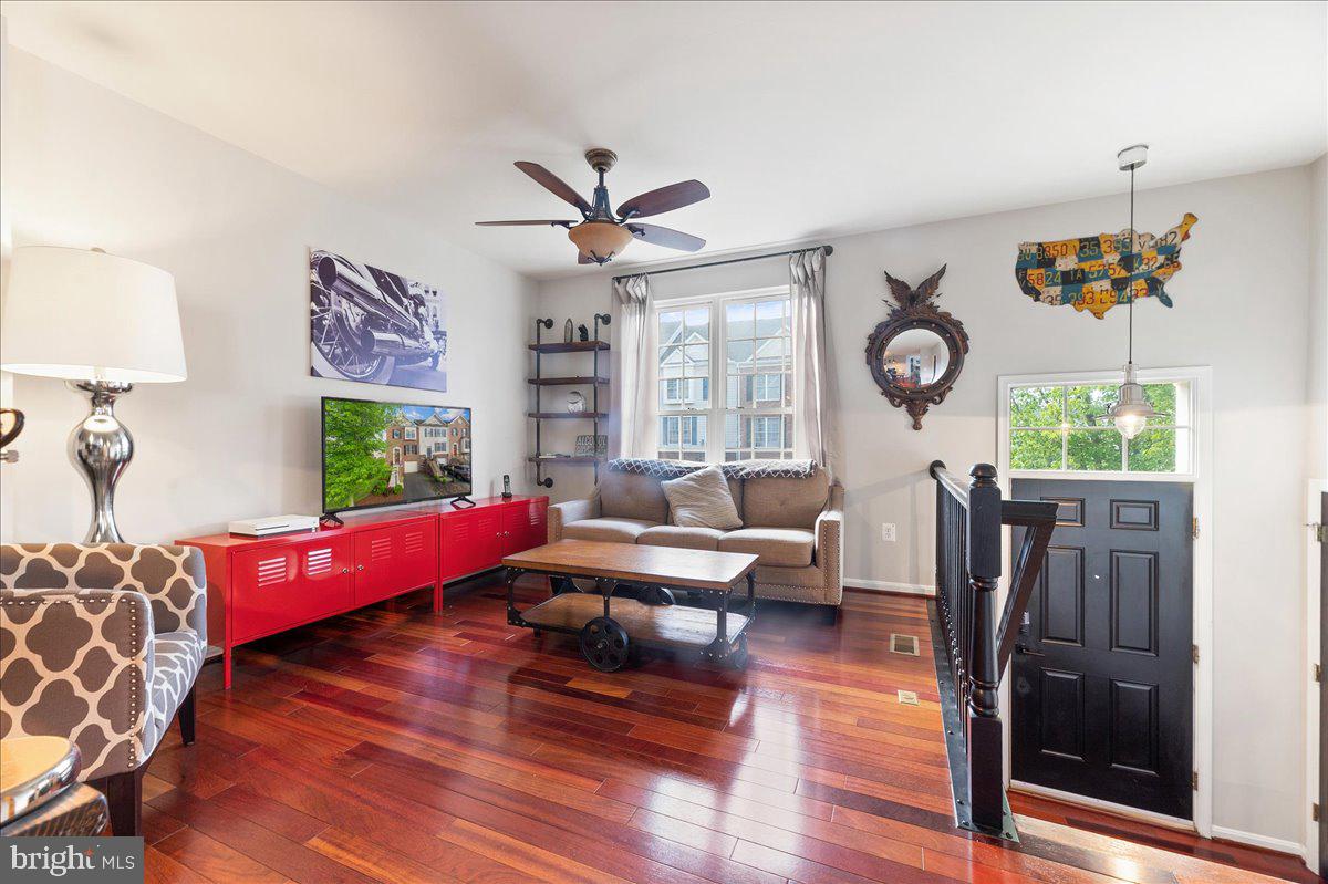 TOWNES AT COMPTON FARM - Residential