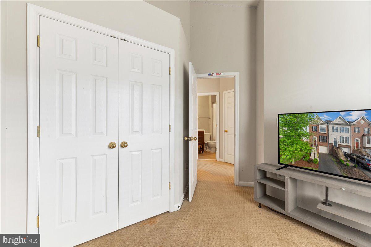 TOWNES AT COMPTON FARM - Residential