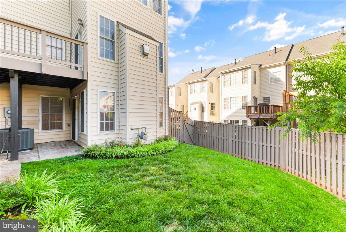 TOWNES AT COMPTON FARM - Residential