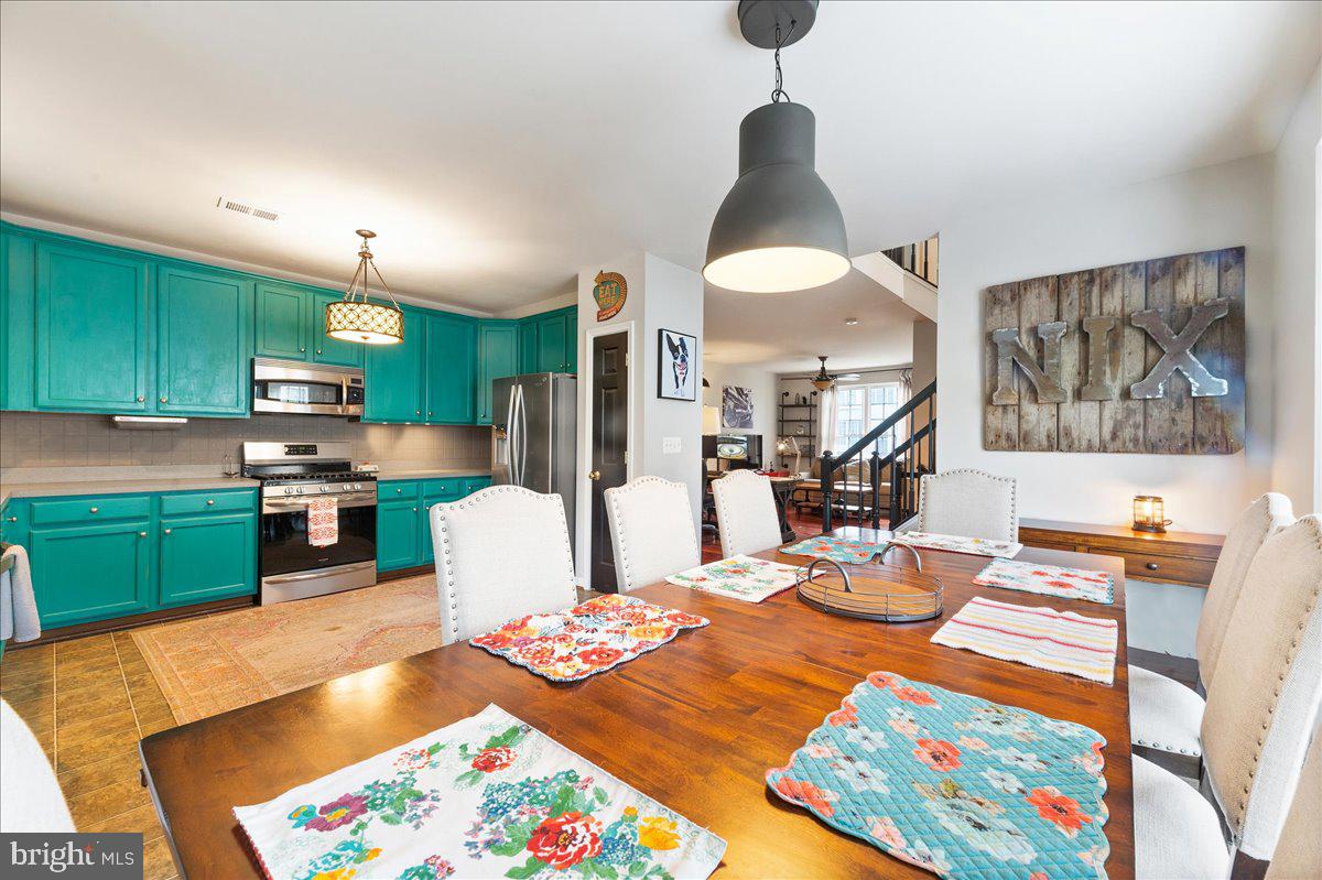 TOWNES AT COMPTON FARM - Residential