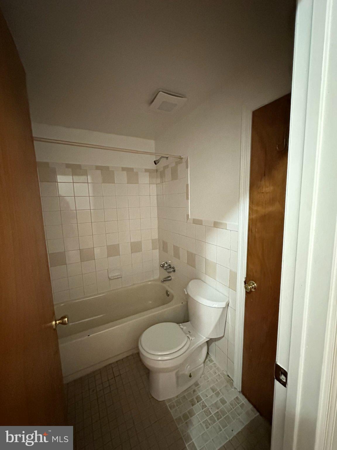 2430 N 30TH STREET 2ND FLOOR