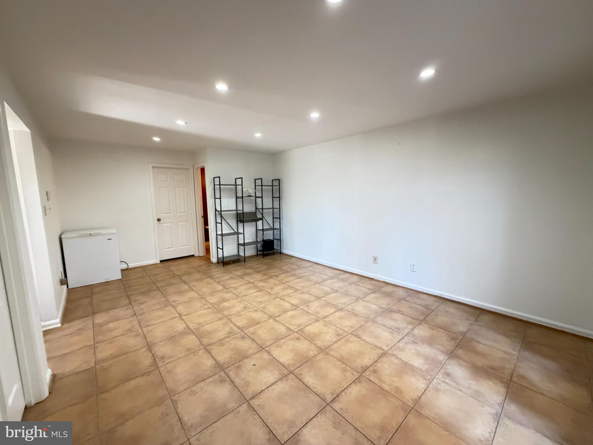 SOMERSET AT WESTRIDGE - Residential Lease