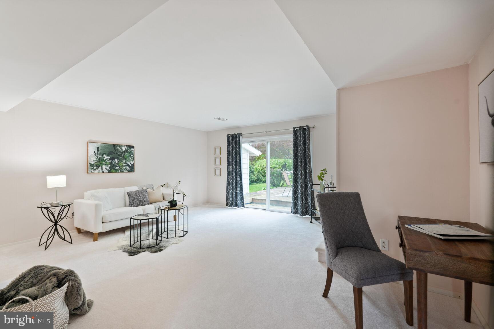 SLEEPY HOLLOW WOODS - Residential