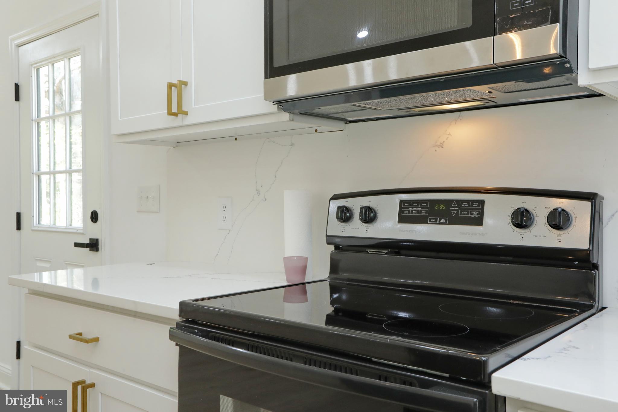 ANNAPOLIS WOODS ESTATE - Residential