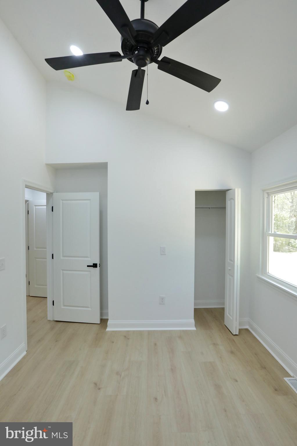 ANNAPOLIS WOODS ESTATE - Residential