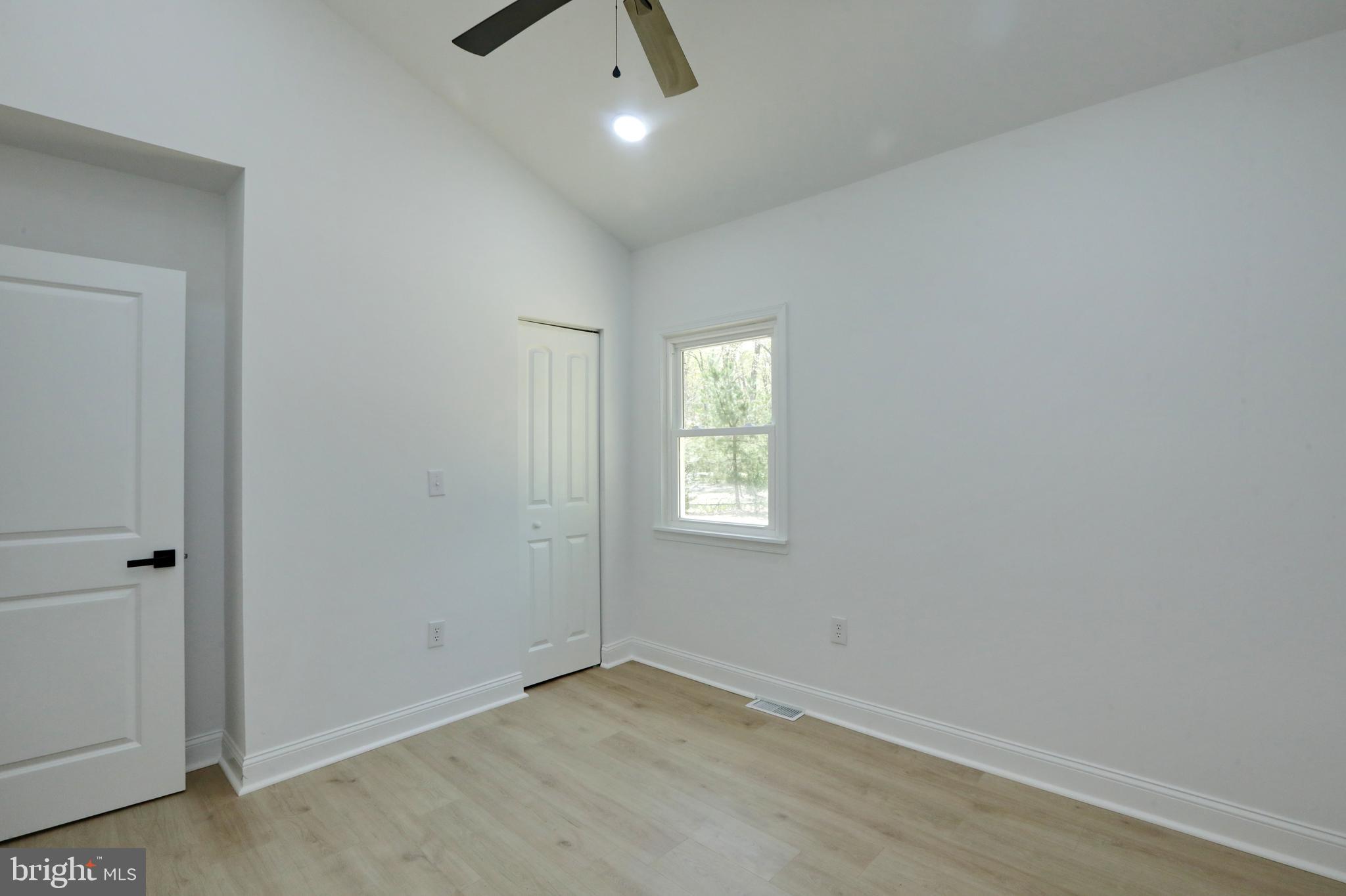 ANNAPOLIS WOODS ESTATE - Residential