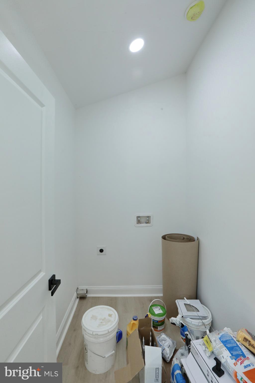 ANNAPOLIS WOODS ESTATE - Residential