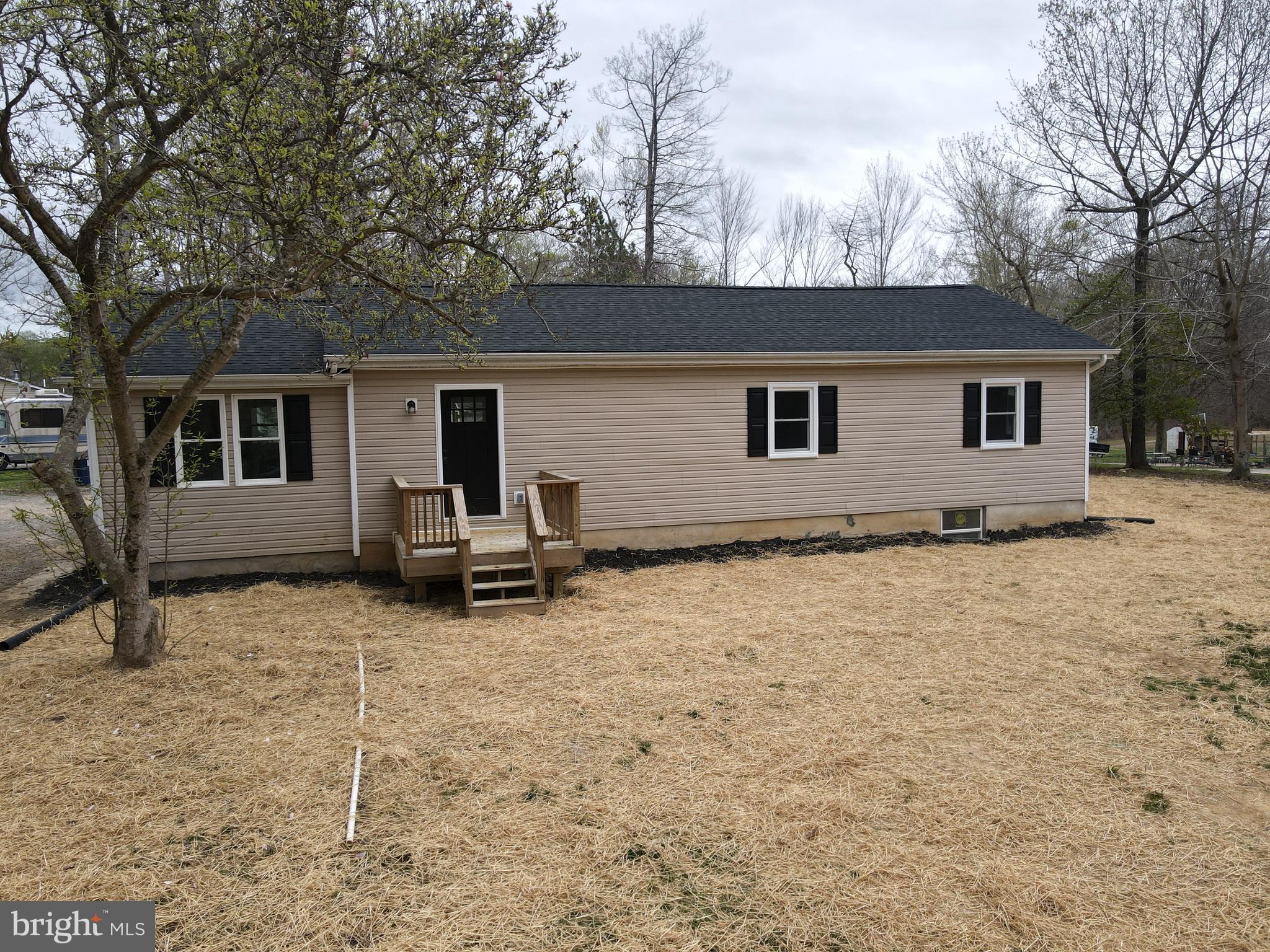 ANNAPOLIS WOODS ESTATE - Residential