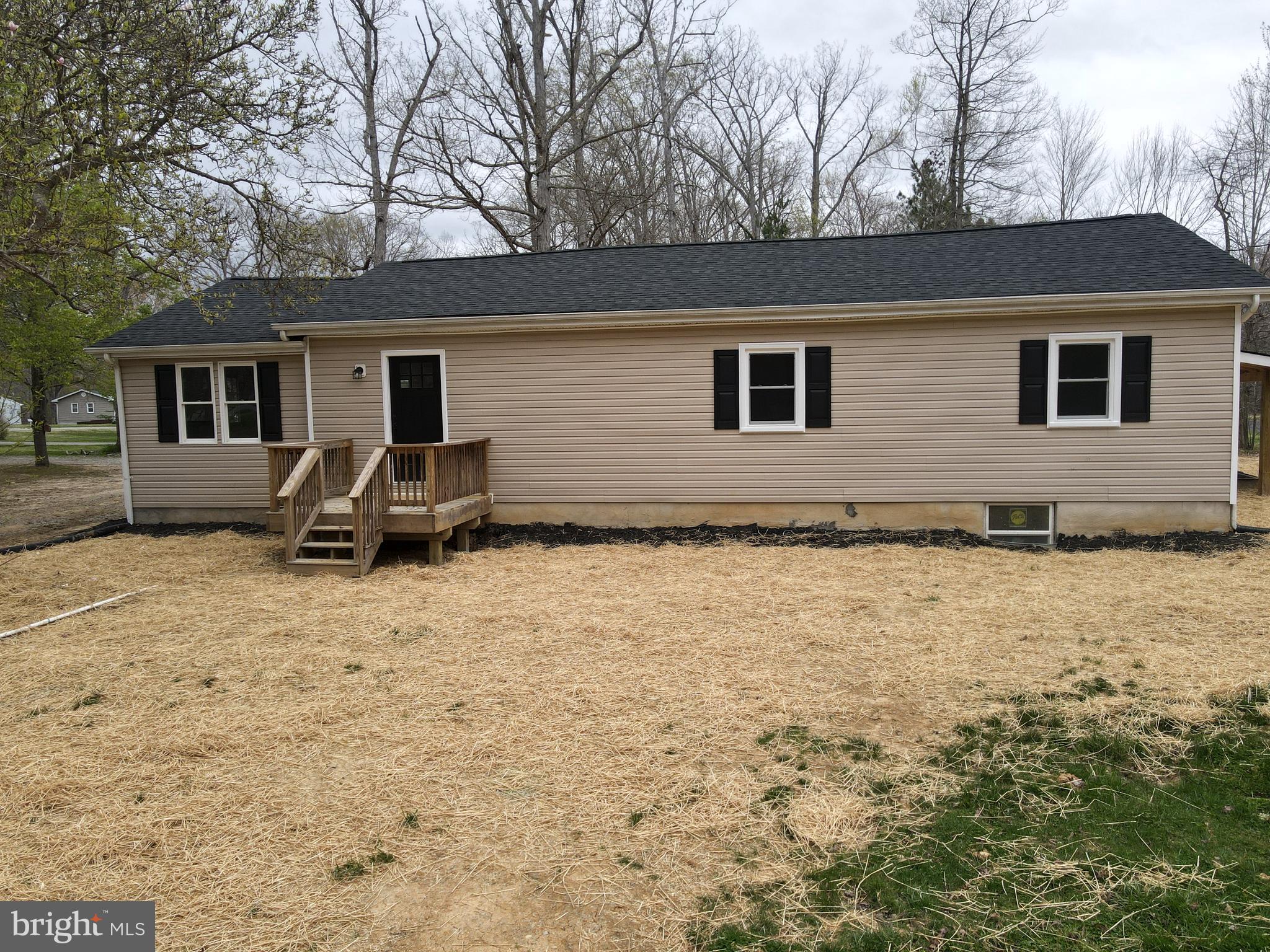 ANNAPOLIS WOODS ESTATE - Residential