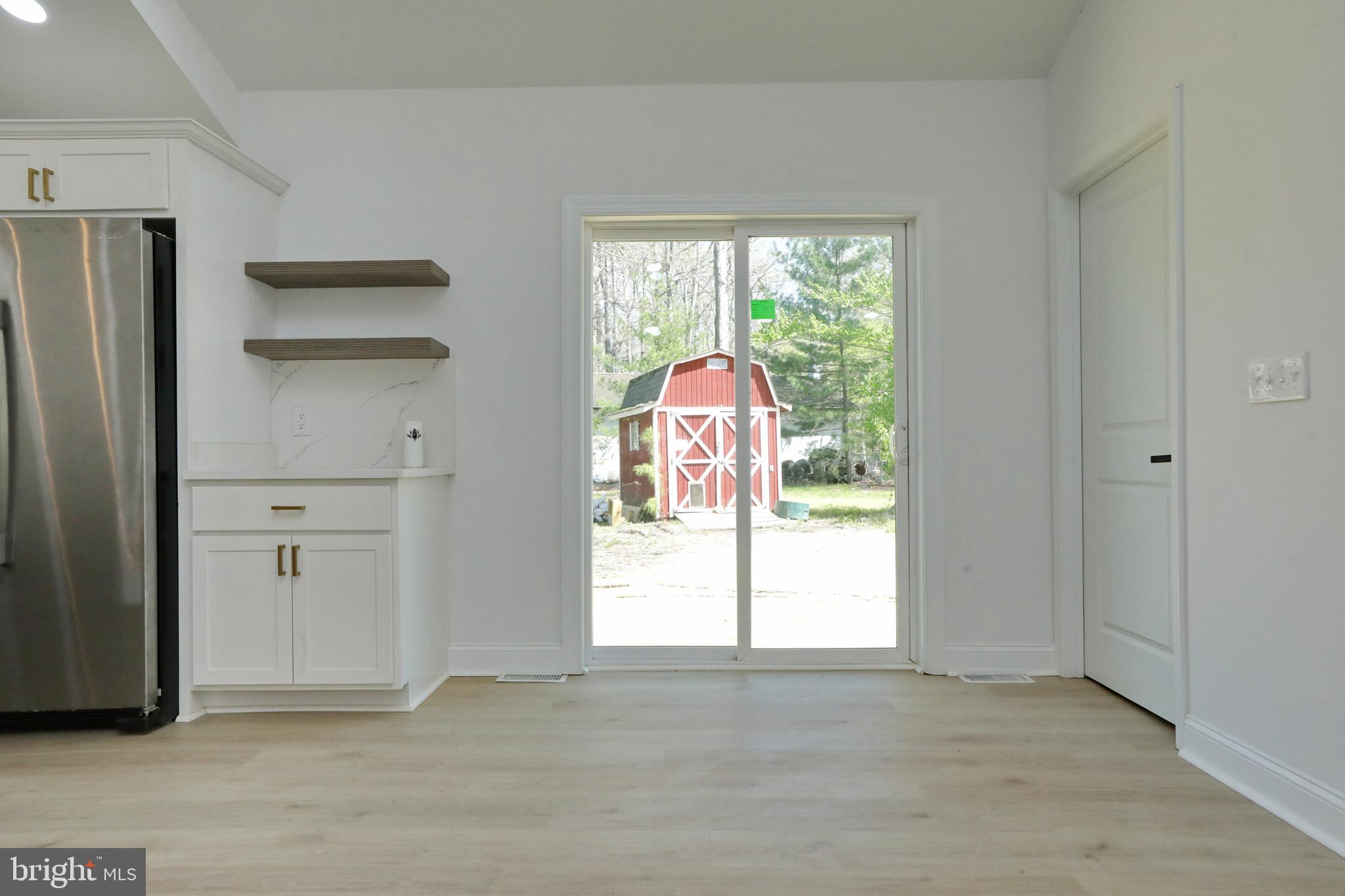 ANNAPOLIS WOODS ESTATE - Residential