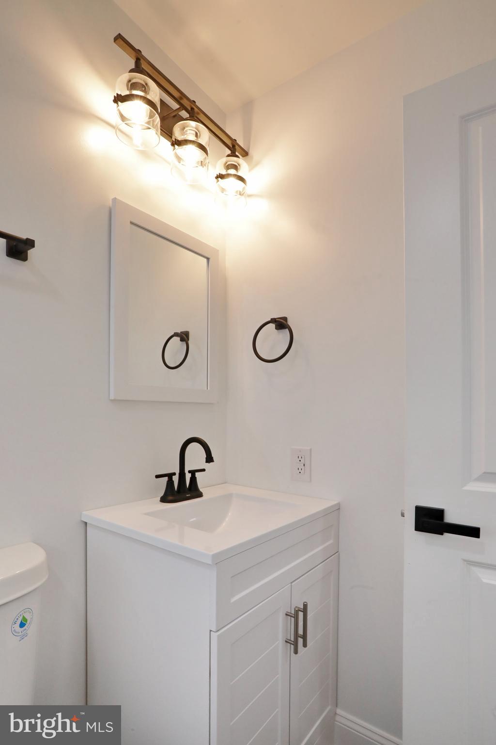 ANNAPOLIS WOODS ESTATE - Residential