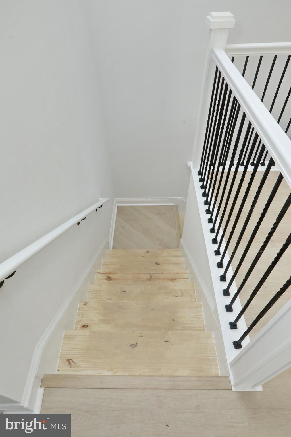 ANNAPOLIS WOODS ESTATE - Residential