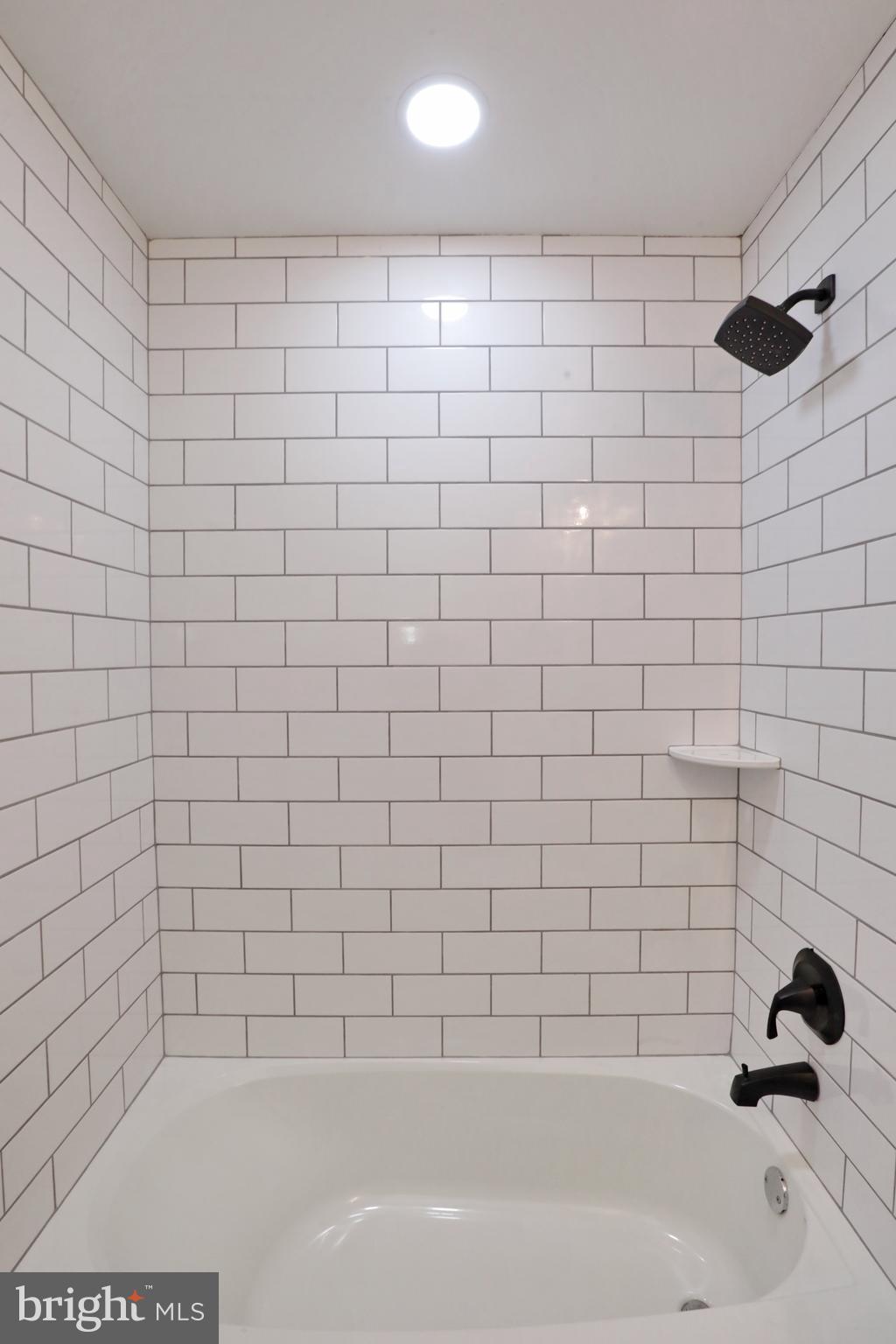 ANNAPOLIS WOODS ESTATE - Residential