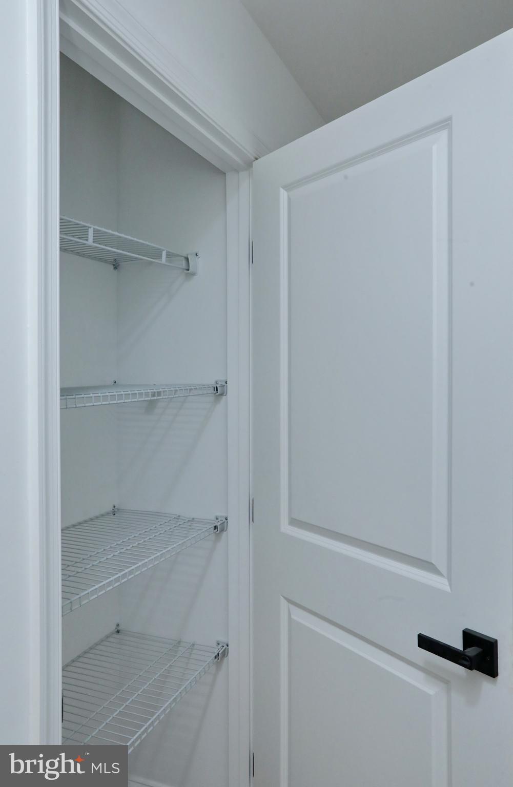 ANNAPOLIS WOODS ESTATE - Residential