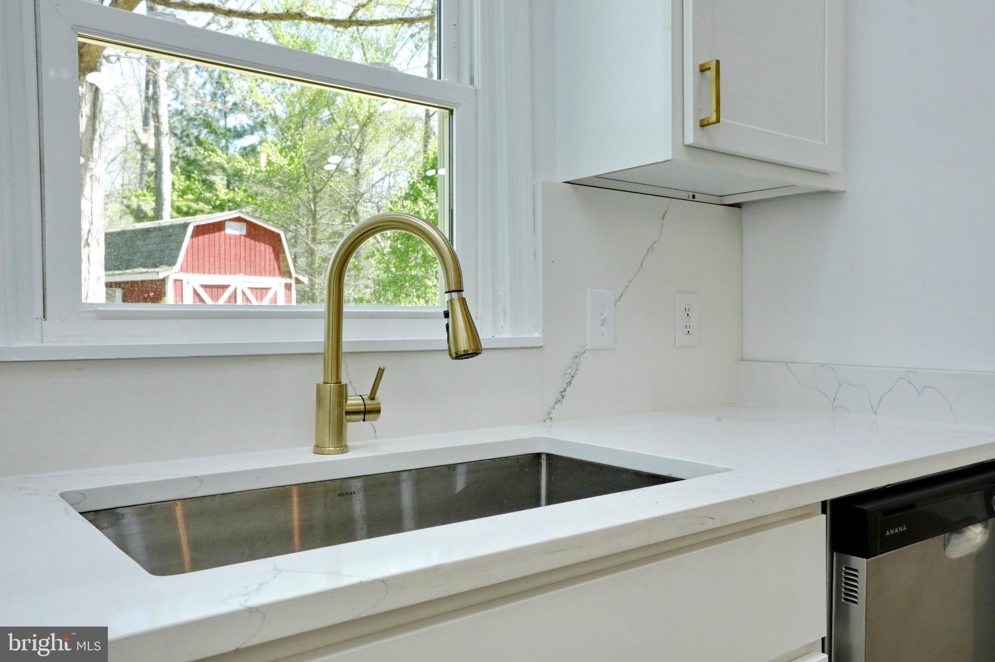 ANNAPOLIS WOODS ESTATE - Residential