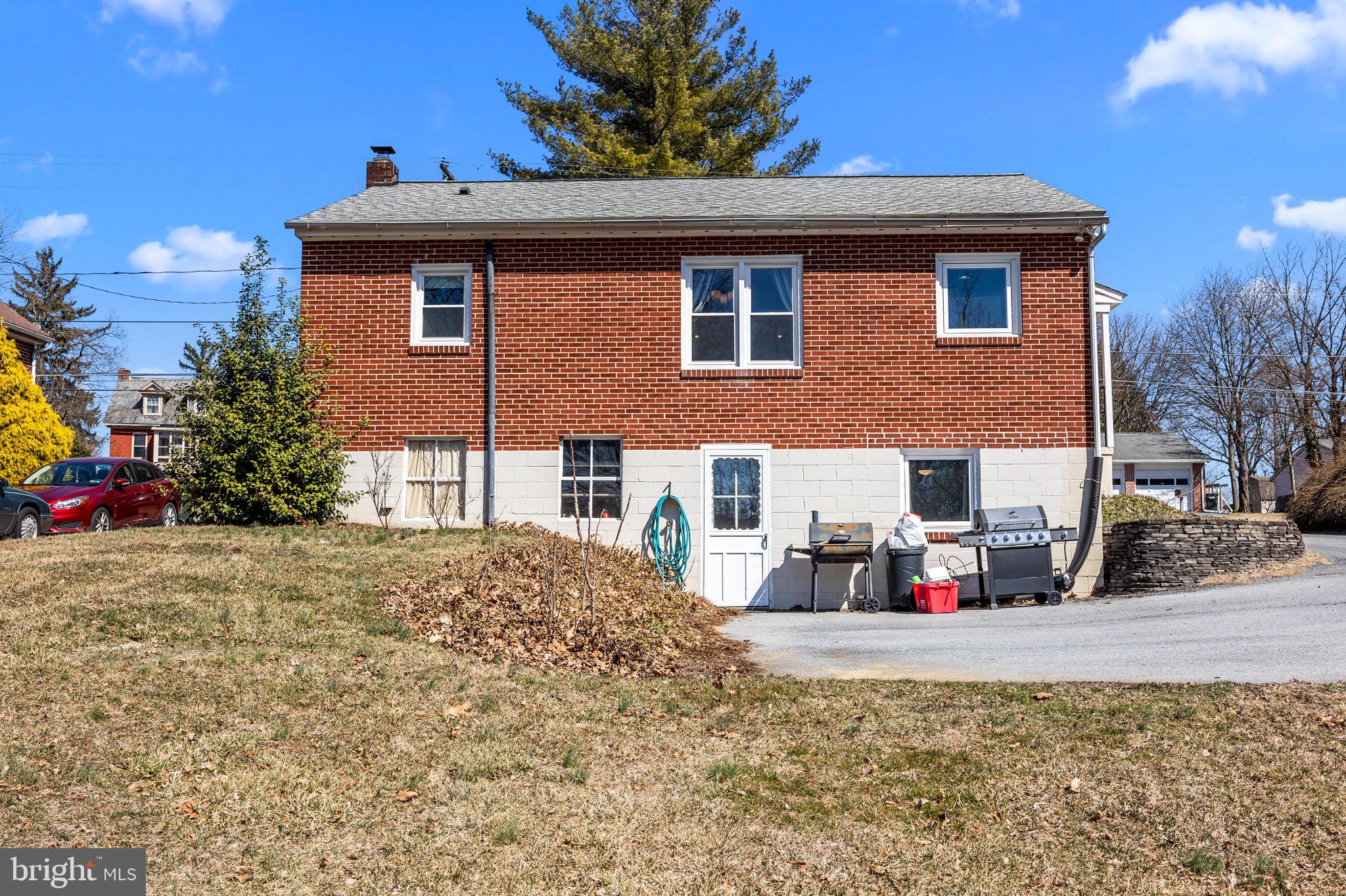 AKRON BOROUGH - Residential